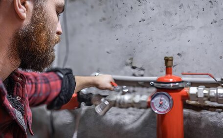 Essential steps plumbing emergency strikes